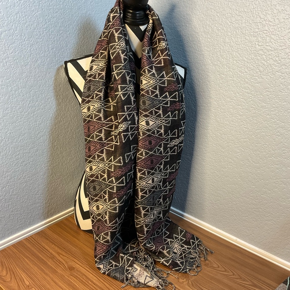 Women’s Southwestern Geometric Tribal Print Scarf Brown Burgundy Cream Fringe